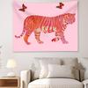 VIKAMA Tiger Künstlerischer Wandteppich Rosa Schmetterling Wandbehang Stoff für Mädchen Schlafzimmer Wohnzimmer Wohnheim Dekoration