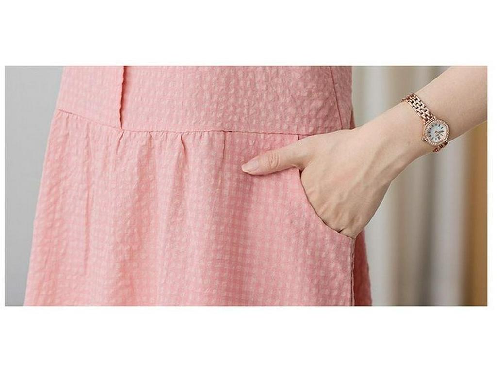 Mom's Trendy Plaid Dress: Literary, Stylish, Sleeveless, Long, Slimming, Loose Fit.