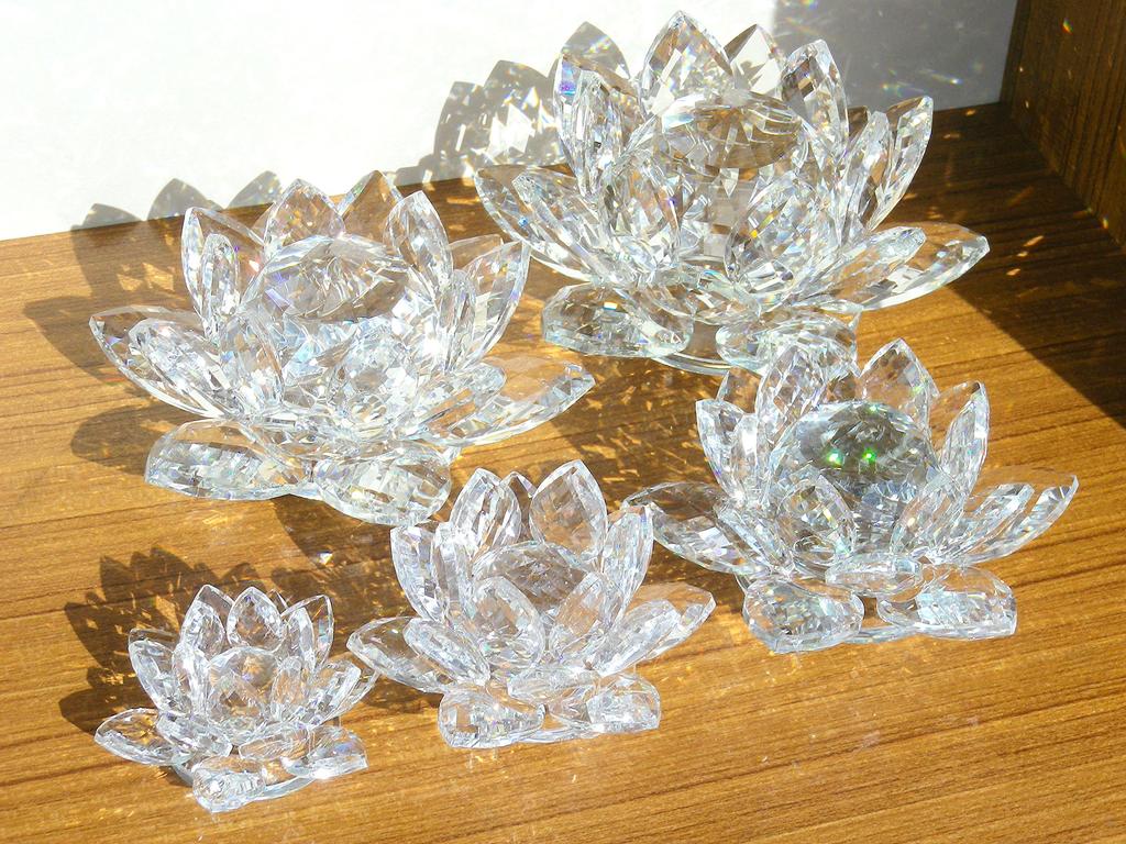 Lotus Flower Crystal Glass Ornament, Decorative Flower, Lotus, Feng Shui, Good Luck Suncatcher (10cm)