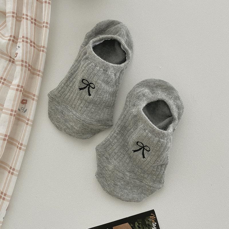 Women's Spring and Summer Bow Embroidered Solid Color Silicone Anti Slip Invisible Boat Socks