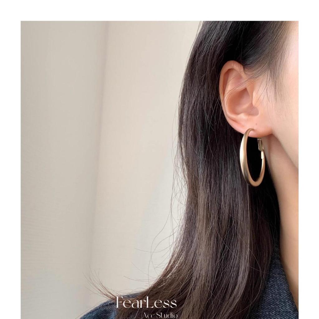 Dongdaemun Chunky Circle Hoop Earrings: Matte Gold & Silver, 14k Gold Plated