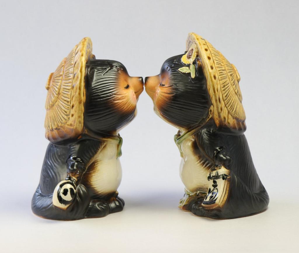 Tori Kiss Tanuki Male 6 "Shigaraki Ware" No. SA23-6