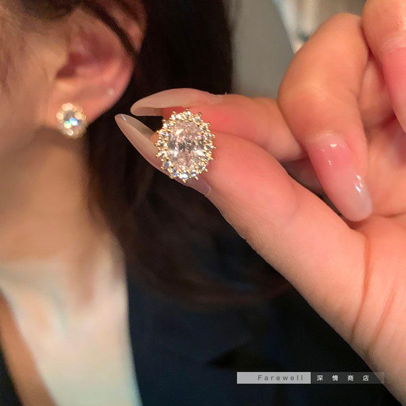 

Женские серьги из стерлингового серебра с нишевым дизайном «Большой бриллиант», осенне-зимние Silver Pigeon egg zircon pair