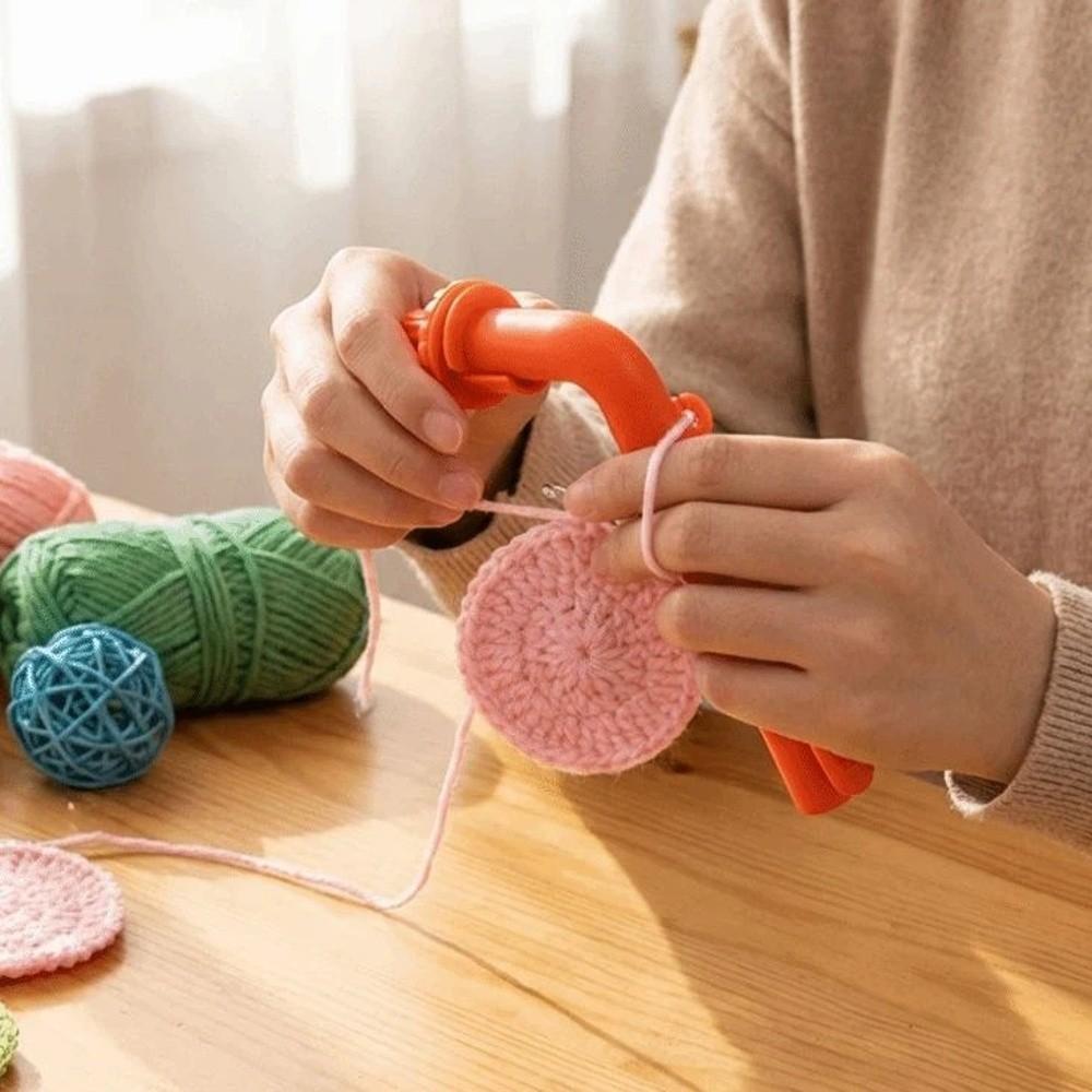 Portable 3-in-1 Crochet Crochet Holder Plastic Effectively Yarn Crochet Helper Ergonomic Handle Hook Grip Yarn Knitting