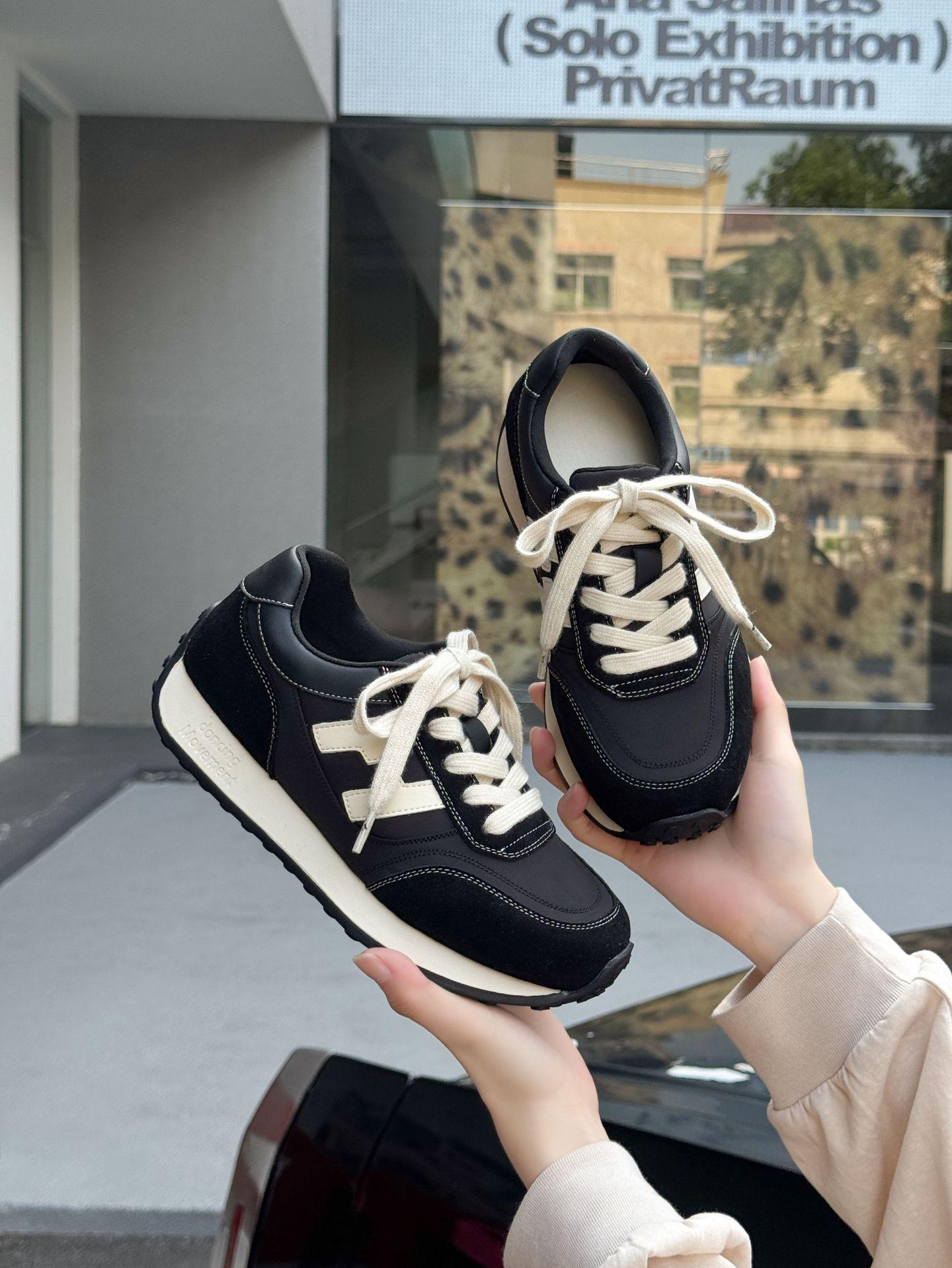 

Leather platform versatile fried street sneakers women s 2025 new autumn American retro fashionable feet small German training shoes 35