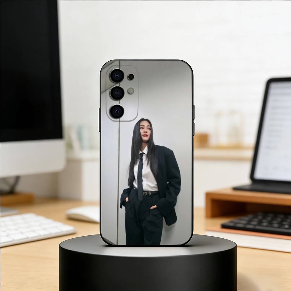 Actress L-Lingling Kwong Phone Case Black Silicone Soft For Samsung S25,S24,S21,S22,S23,S30,Ultra,S20,Plus,Fe,Lite