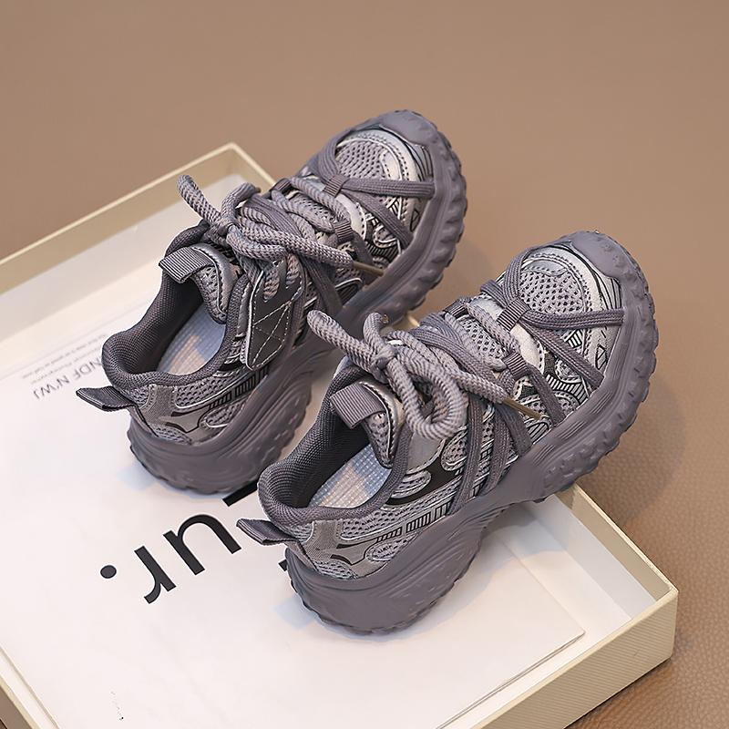 

Детская спортивная обувь для мальчиков и девочек, повседневные кроссовки на шнуровке, дышащая сетка, модная осень-зима 2024, горячая детская обувь для бега 27 серый