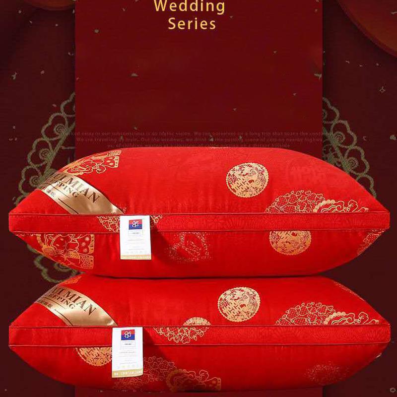 Perna proaspat casatorita Perna nunta Perna mare rosie pentru adulti Perna pentru ingrijirea sanatatii hotelului