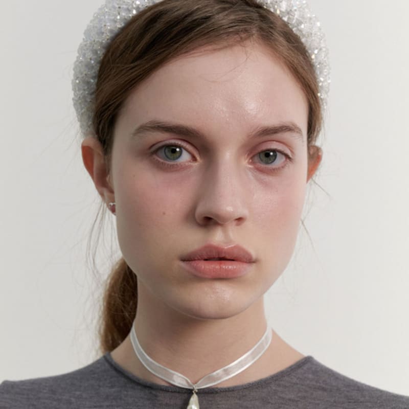 LOVE ME MONSTER Pearl Charm Sheer Ribbon Choker (L241MNK040)