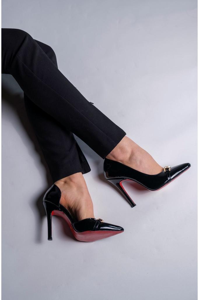 Women's Fashion Style Special Design Buckle Detail Design High Heel Shoes