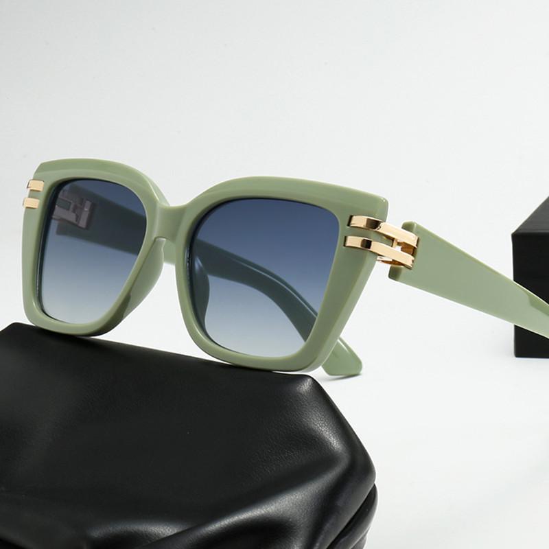 Classic Luxury Brand Designer Vintage Square Sunglasses Women For Men Sun Glasses Punk Rivet Sexy Ladies Popular Shades UV400