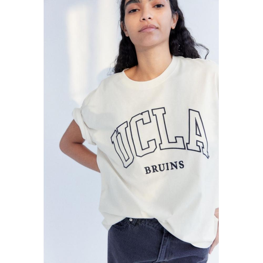 

HM Oversized-футболка с принтом кремового цвета UCLA
