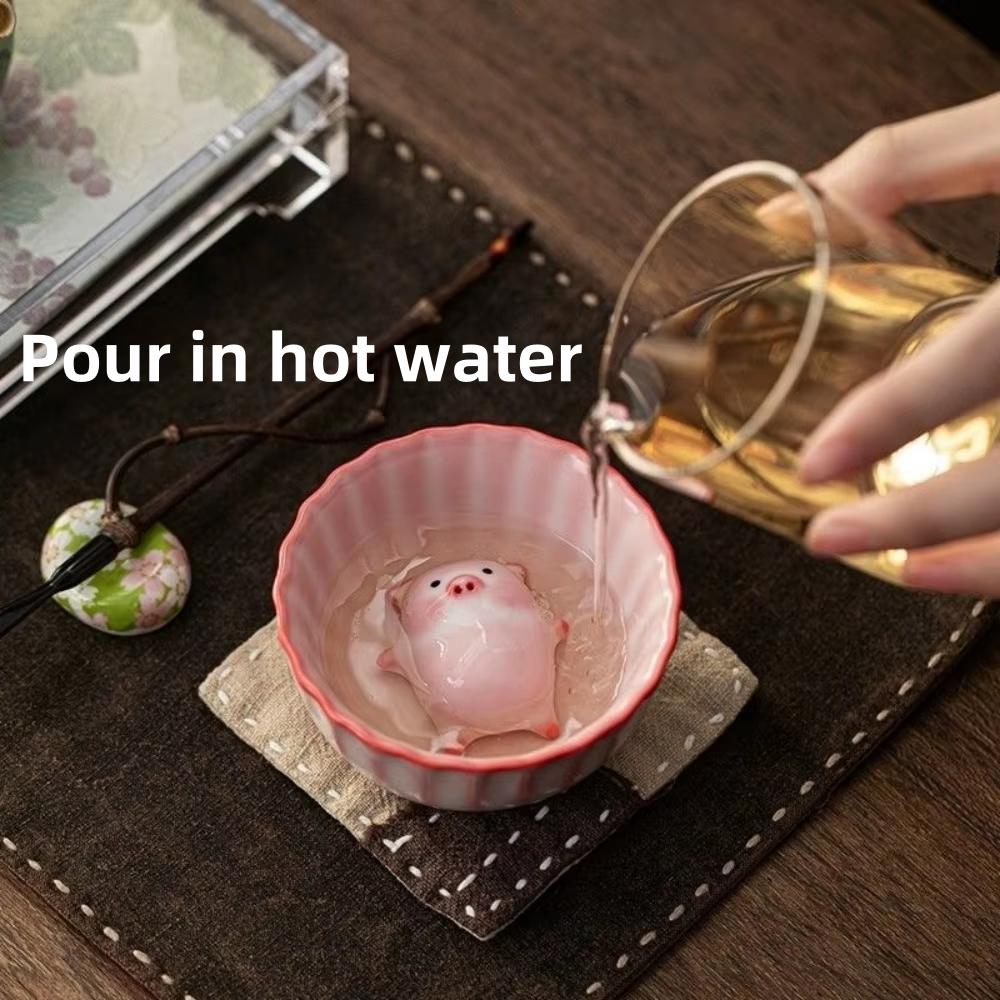 Little Pig Spit Bubbles Under Bottom Funny Teacup Procelain Water Cups Mug Cartoon Ceramic Tea Cup Lying pig blowing bubbles Cup