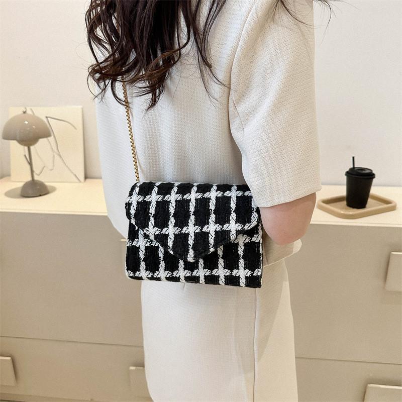 Fashionable Pu Leather Crossbody Bag Fall 2023 Trendy Shoulder Bag With Chain