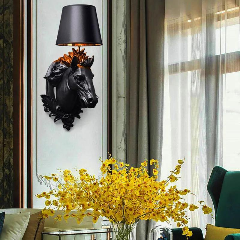 

Современный простой светодиодный настенный светильник в виде головы лошади для спальни, кабинета, прикроватной тумбочки в отеле, ресторане, настенный светильник из смолы для гостиной, декоративный настенный светильник в виде животного S