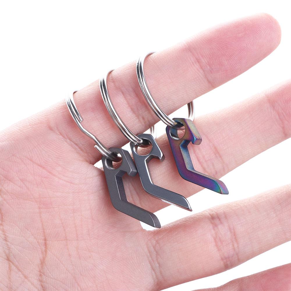 Příslušenství Přívěsek na batoh Otvírák na láhve Klíčenka Otvírák na pivo Otvírák na konzervy Kroužky na klíče