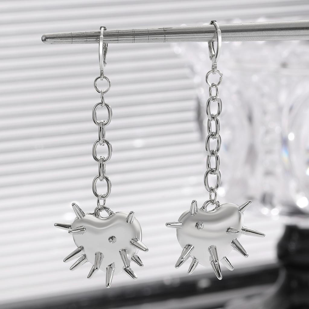 Personalized Sea Urchin Rivets Geometric Metal Stud Earrings Female Punk Hip Hop Cold Wind Earrings Fashion Design Sense Earrings Tide