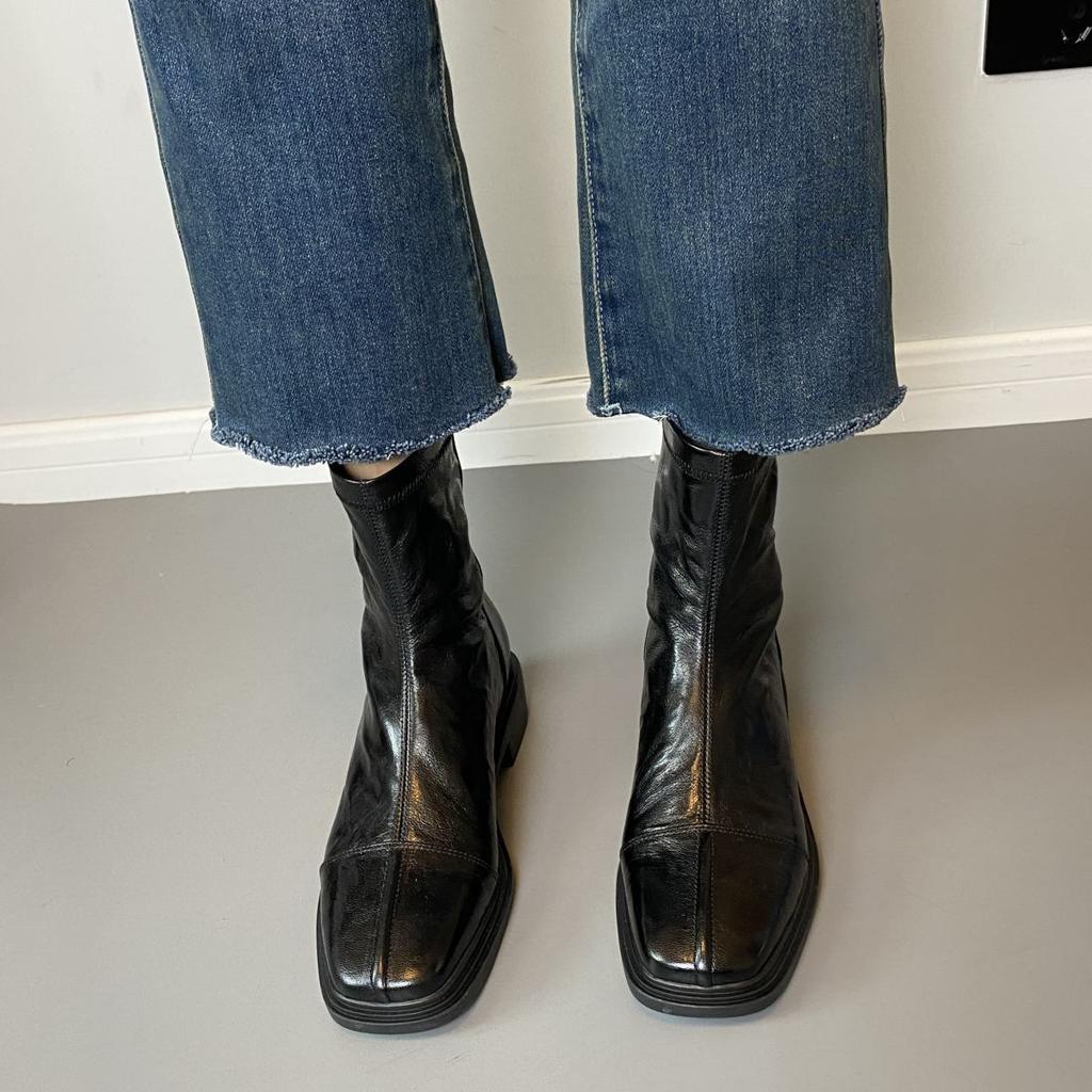 Temperament Versatile Soft Sole Low Heel Short Boots Women's Head Back Zipper Boots Autumn and Winter 2025 New Retro Old Models