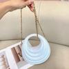 Borsa a mano chic a forma di conchiglia ondulata in acrilico da donna, borsetta di lusso da sera, borsa a tracolla alla moda