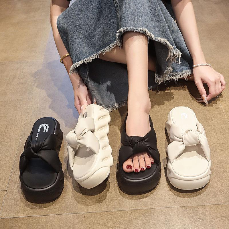 Muffin Thick-soled Slippers Women Wear In Summer, Small People Increase In Height 2025 New Fashion Temperament Is Not Tired, Cold Slippers