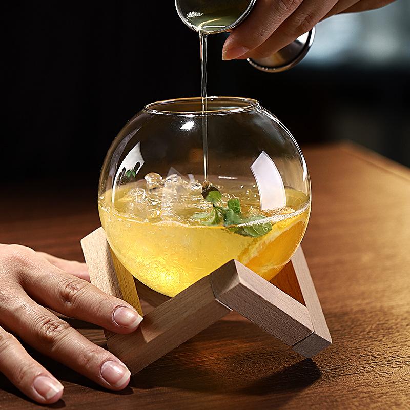 Creative Spherical Cocktail Glass With Wood Stand Unique Shape Bar Glassware Drink Cup Ronud Ball Cocktail Cup Glass Straw Cup