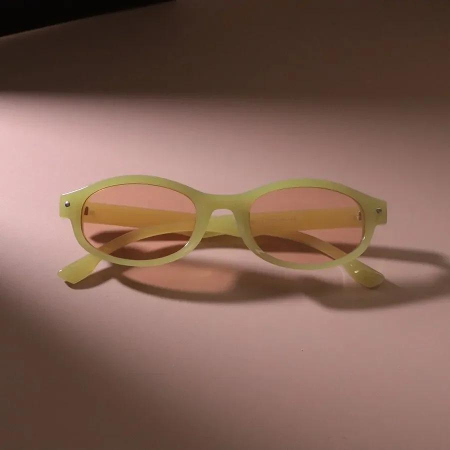 Kadın Erkek için Vintage Kedi Gözü Güneş Gözlüğü Moda Retro Minimalist Şık Gözlük Kadın Erkek