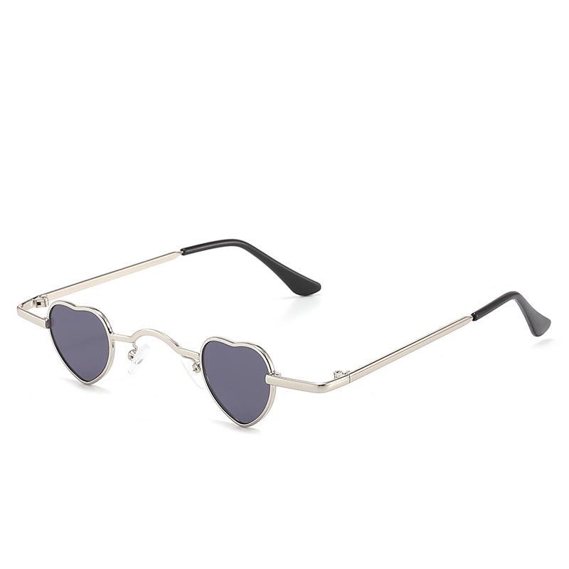

Солнцезащитные очки Vintage Rock Punk Classic Small Frame Love Sunglasses Women Metal Frame Eyewear