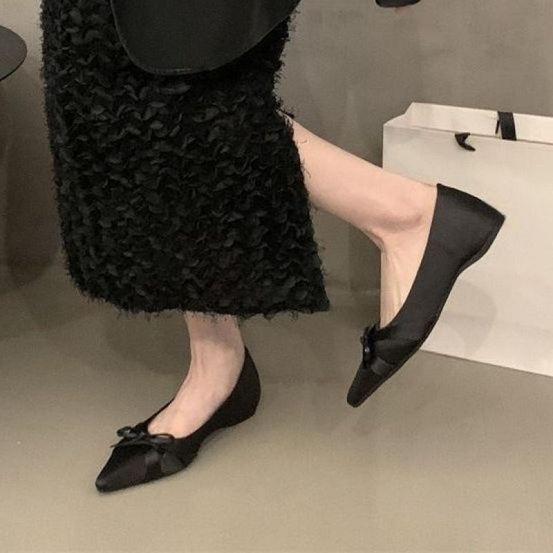 Damskie Wykwintne Jedwabne Czółenka Mary Jane ze Szpicem - Wczesnowiosenne Buty dla Druhen i Idealne do Spódnicy