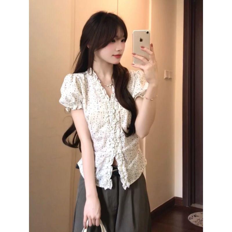 Fungus edge short-sleeved shirt women's new summer V-neck slim-fitting and thin bubble-sleeved shirt French top