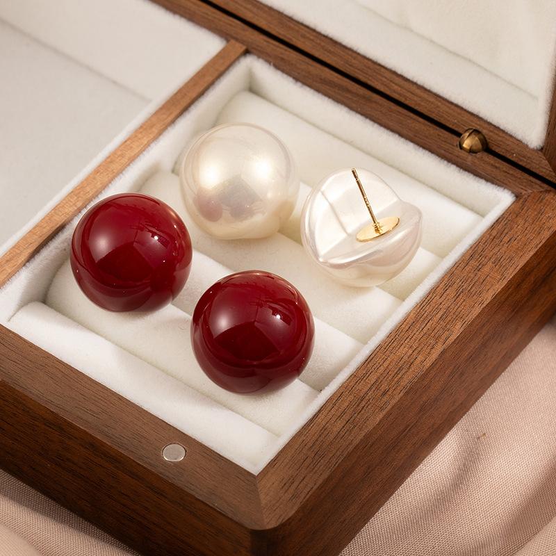Simple Light Luxury Retro Hong Kong Style Burgundy Pearl Stud Earrings Female Elegance Temperament Versatile High-End Atmosphere Earrings