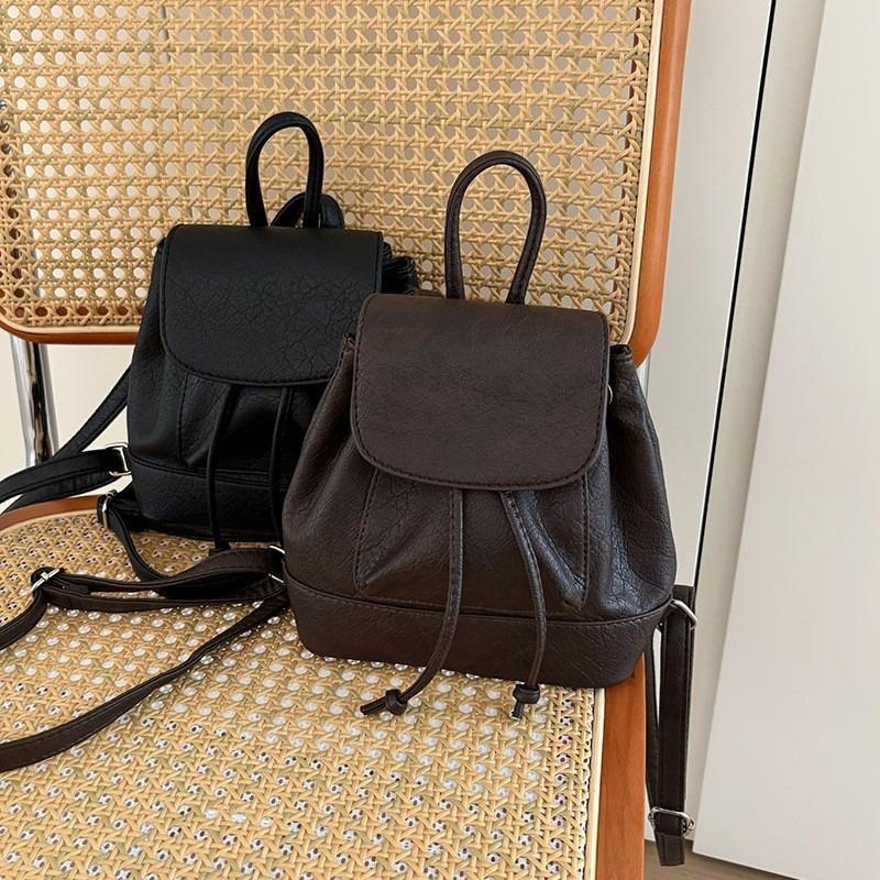 2026 Women Fashi Versatile Mini Backpack Female Lightweight Outdoor Commute Travel Bag Lady New Simplicity School Bag