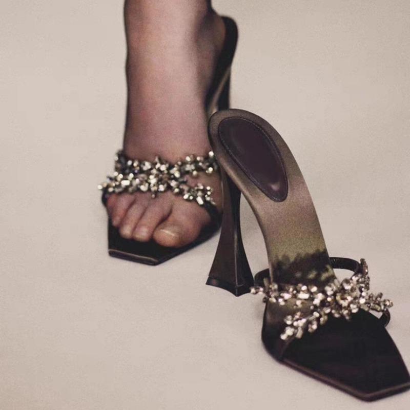 

Уличный стиль Новый стиль Мода Узкие шлепанцы Женские с открытым носком Тонкий высокий каблук Сандалии Стриптиз-вечеринка Женские шлепки Обувь 39 темно-коричневого