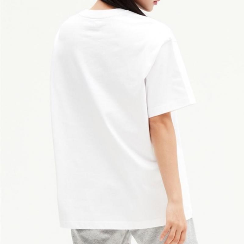 New Balance Camiseta extragrande con el logotipo de Essential Center Nb