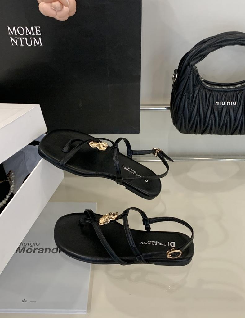 Flat Heel Sandals Women's Outfit Beautiful French Retro Metal Buckle Cross Strap Flat Heel Vacation Sandals Women's Summer