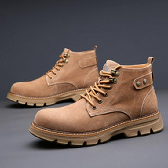 Men's Winter Martin Boots: Trendy Genuine Leather, Plush Lining, Retro Thick-Soled Chelsea Design for Warmth and Comfort.