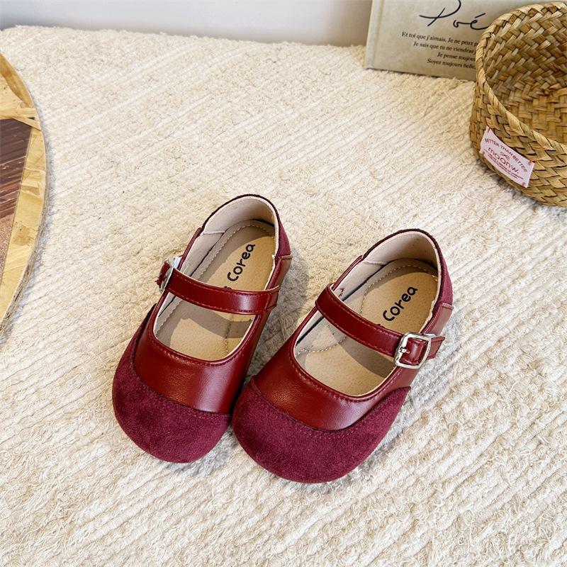 Girls shoes 2025 spring and autumn new shallow mouth round head shoes fashionable flat princess small leather shoes grandma shoes versatile