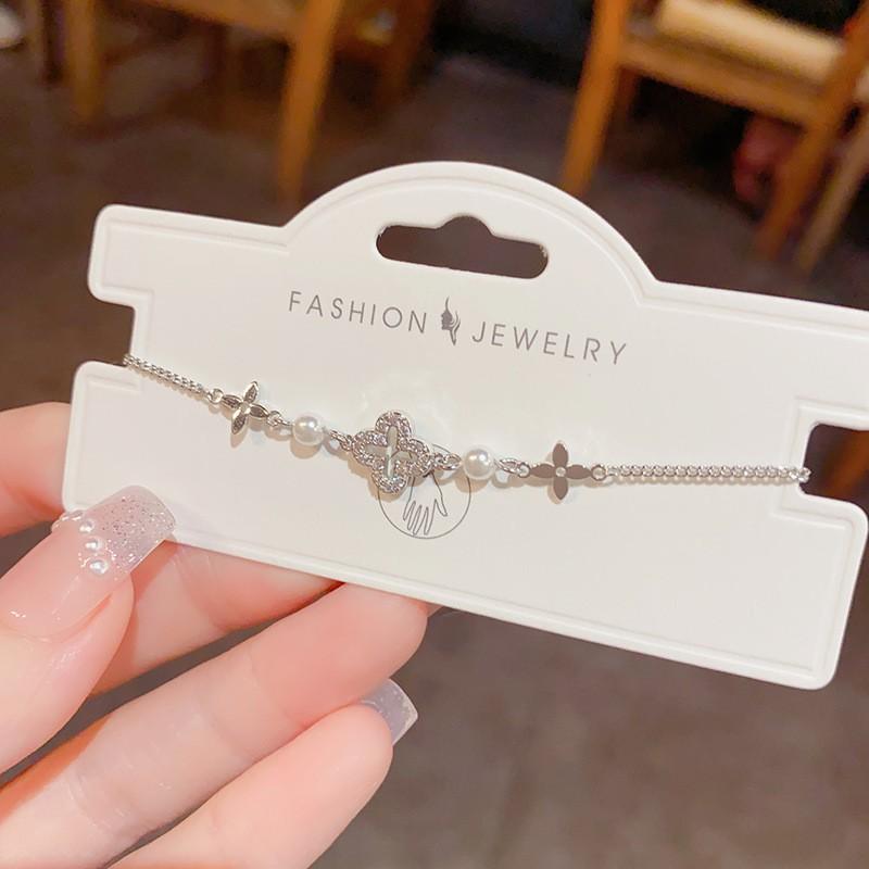 Elegant Minimalist Womens Gold-Plated Bracelet With Floral Zircon Adjustable Chain Fashionable Daily Wear Jewelry