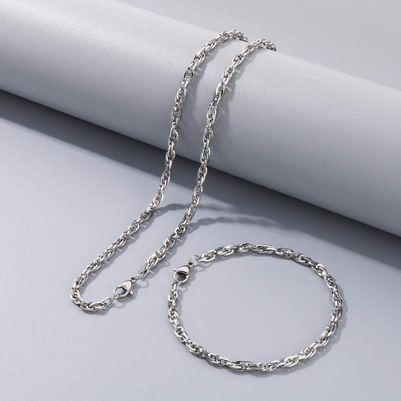 Commuter Plain Chain, Trendy Nightclub Multi-Size Plain Weave Twist Chain, Titanium Steel Men'S And Women'S Necklace.