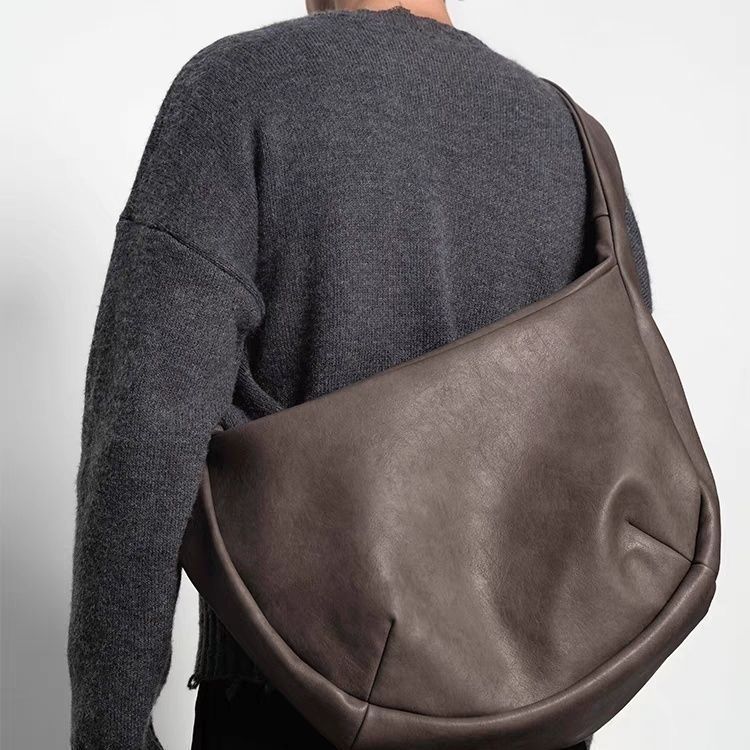 Washed mottled crossbody pleated leather stray bag factory direct sales source factory starting from one piece