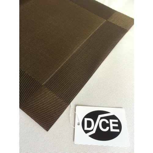 Add a touch of elegance to your dining table! Set of 4 placemats. Water-repellent, stain-resistant, and washable. Easy to clean. Also great as interio