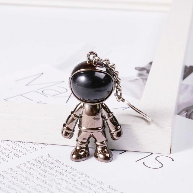 3D Astronaut Keychain: Trendy Car Pendant & Bag Accessory for Men and Women