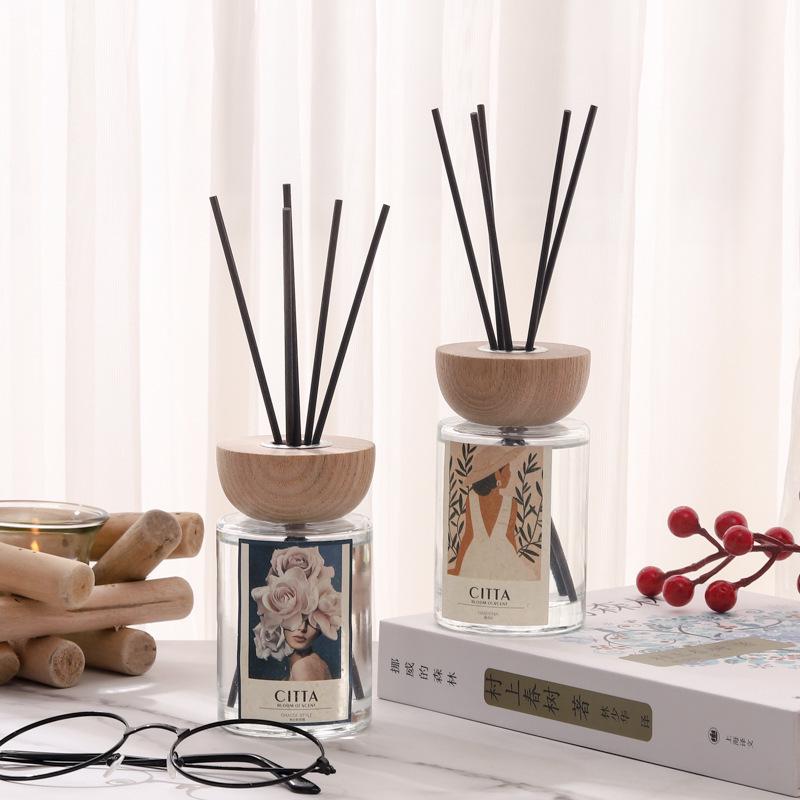 Wooden Lid Cylindrical Glass Aroma Diffuser Bottle, 120ml Flameless Car Refill, Transparent with Printing for Hotel Use.