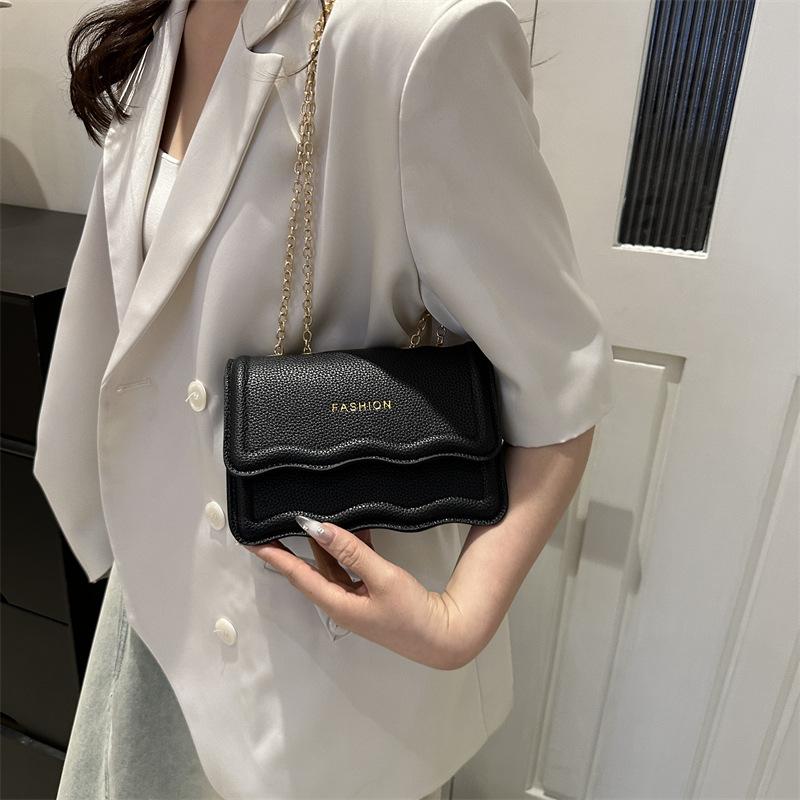 Retro Women's Bag Spring New Style Bag Solid Color Simple and Fashionable Casual Chain Bag One Shoulder Crossbody Small Square Bag Trendy