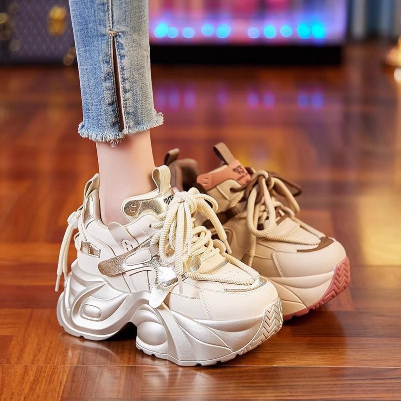 European dad shoes women's super fire 2025 new spring breathable casual shoes thick-soled small inner height-increasing women's shoes