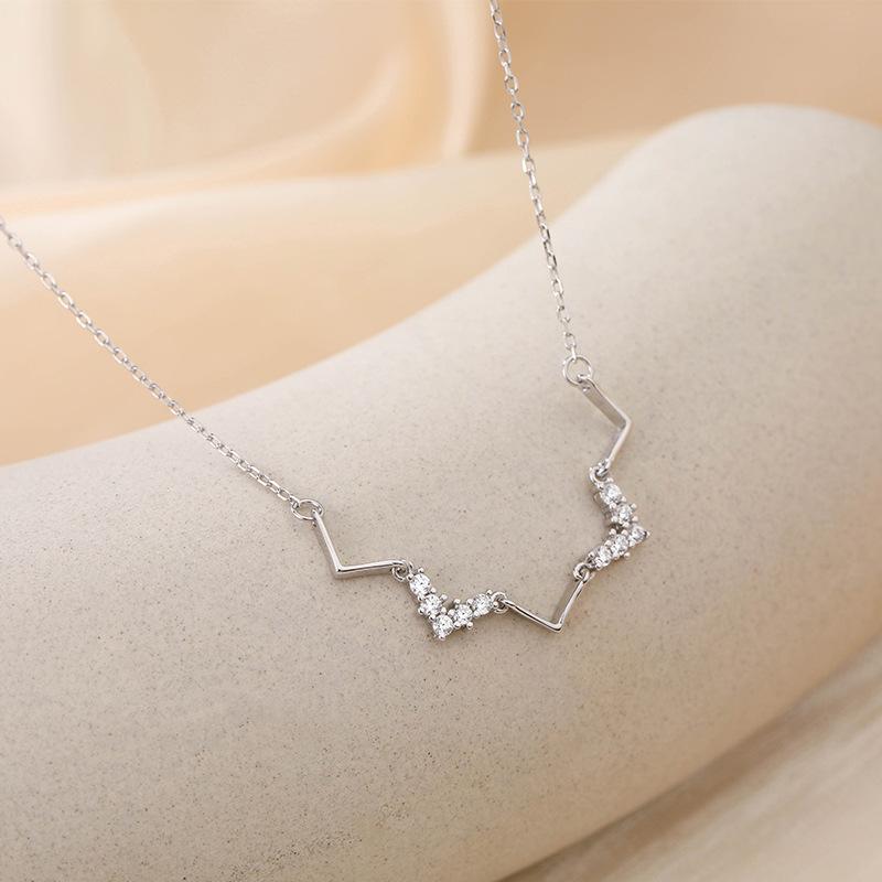 Commuter Heartbeat Rate Polyline Lightning Necklace Collarbone Chain Versatile Geometric Neck Chain Girlfriends Gift