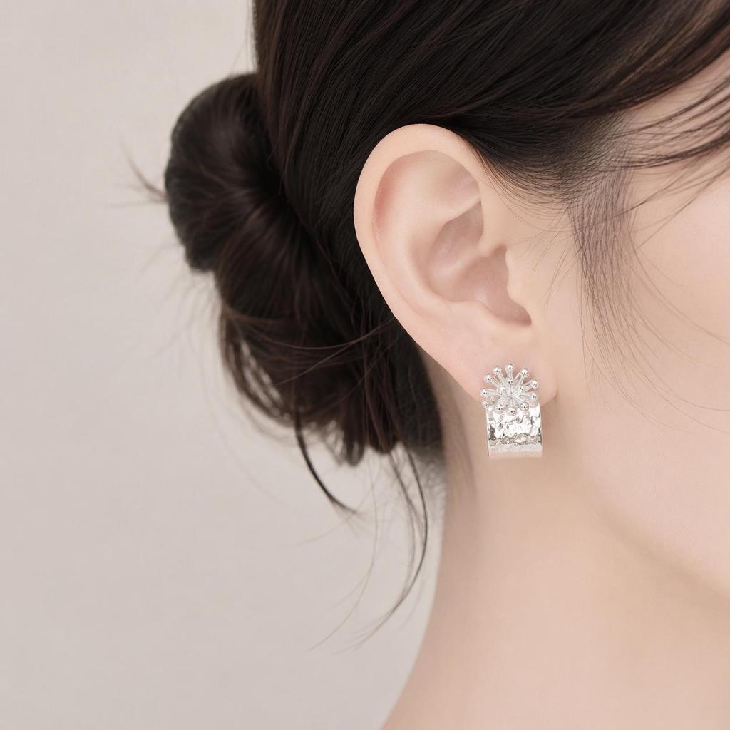 Exaggerated 3D Flower Pearl Earrings: Light Luxury, High-End Metal Style Studs