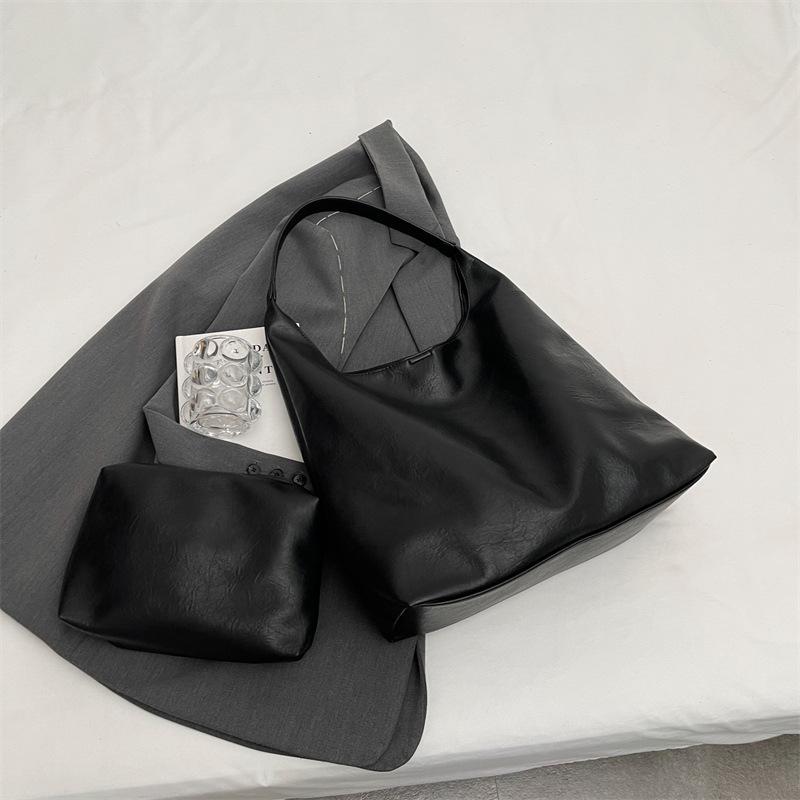 Simple Retro Underarm Shoulder Bag Large Capacity Casual Soft Leather Texture Tote Bag Fashionable Versatile Portable Mother and Child Bag