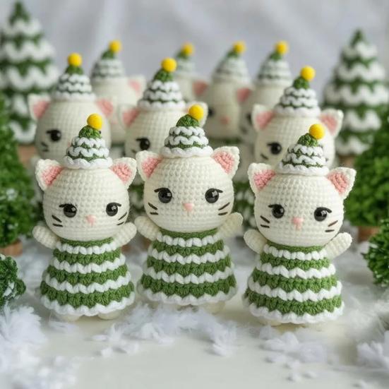 Christmas Crochet Cat Doll Patchwork Color Handcrafted Green Cream Yarns Cat Ornament Xmas Tree Decoration