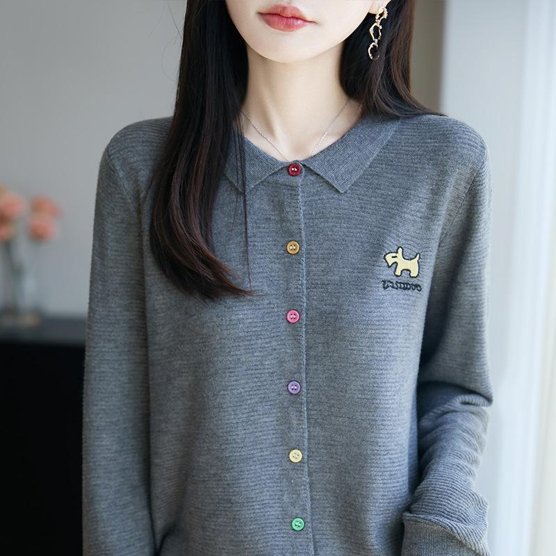 

Кардиган женский с воротником поло, застежкой на пряжку, свободный, мягкий и деликатный, весенне-осенний, вязаный свитер-пальто с вышивкой XL