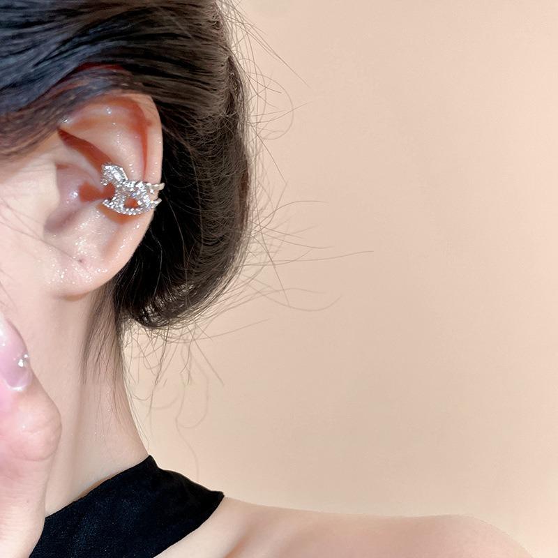 Cold wind zircon pony ear clips, niche design sense, no ear piercings, ear bone clips, natal year light luxury earrings, earrings, women